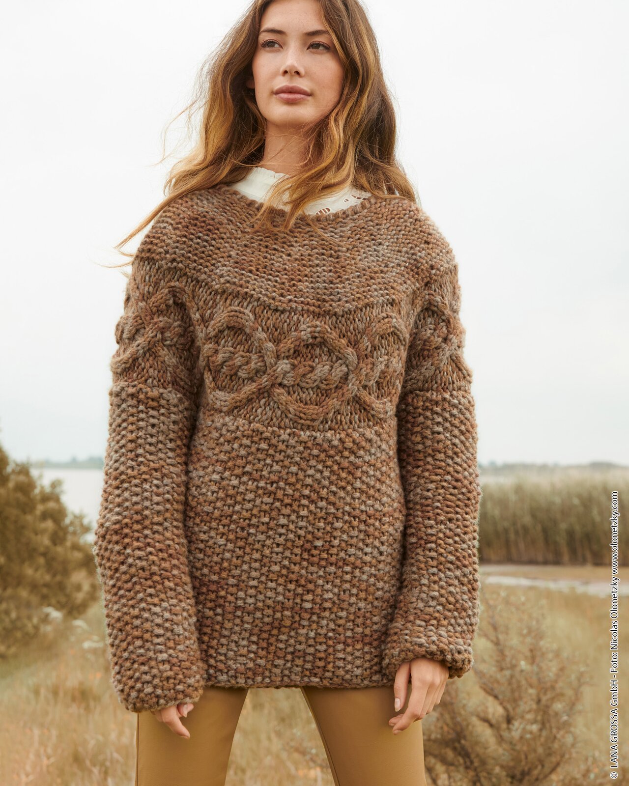 Rundpassenpullover Mit Perlmuster Zopfbordüre Und Glatt Links – Woolplace